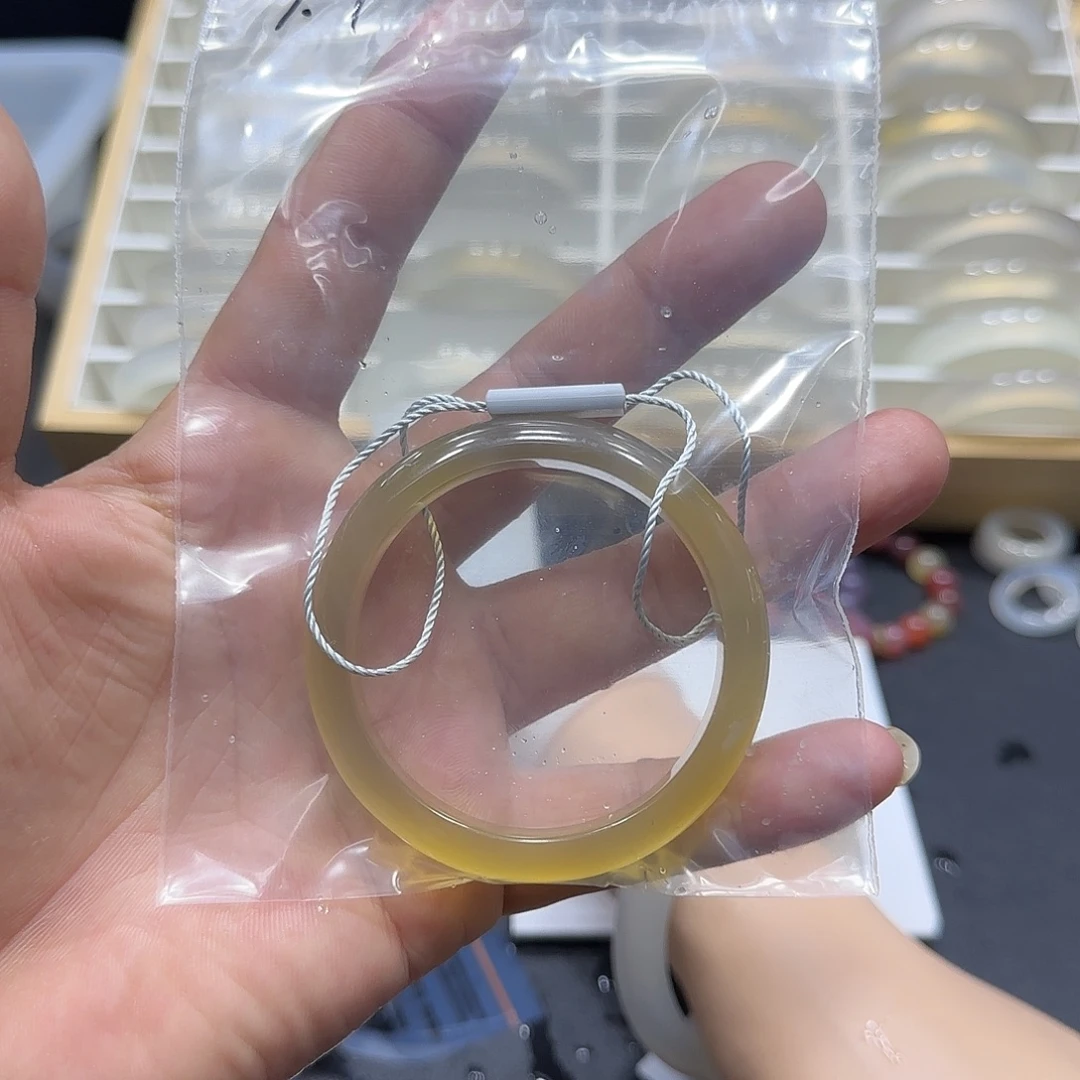 7***7玛瑙/玉髓未镶嵌手镯