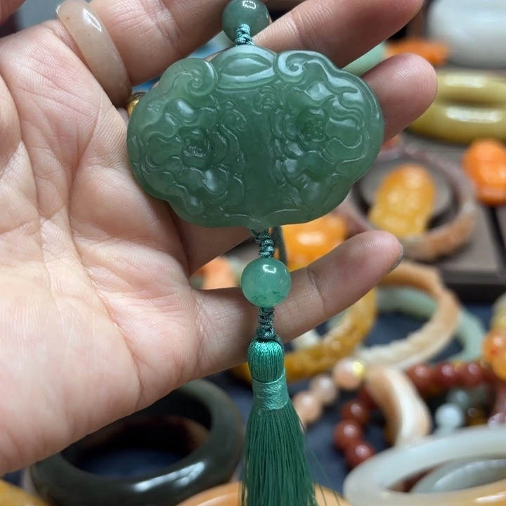 石英岩玉合金颈饰
