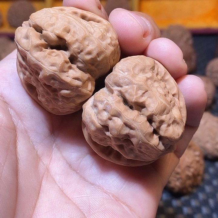 文玩核桃吊坠41.5尺，蛤蟆头