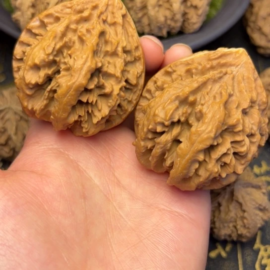 文玩核桃把件北*峰秦岭核桃5