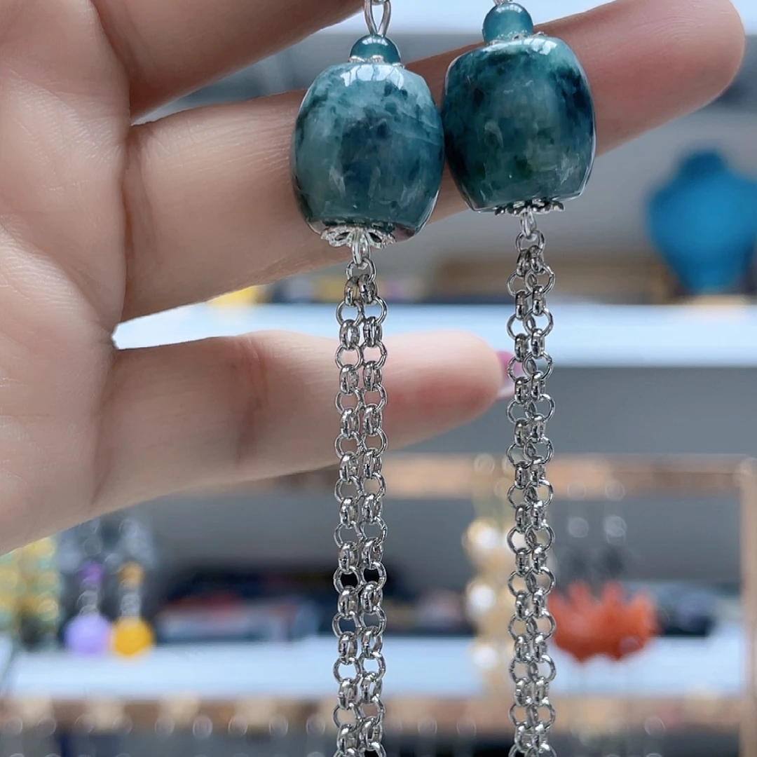 翡翠未镶嵌颈饰耳环