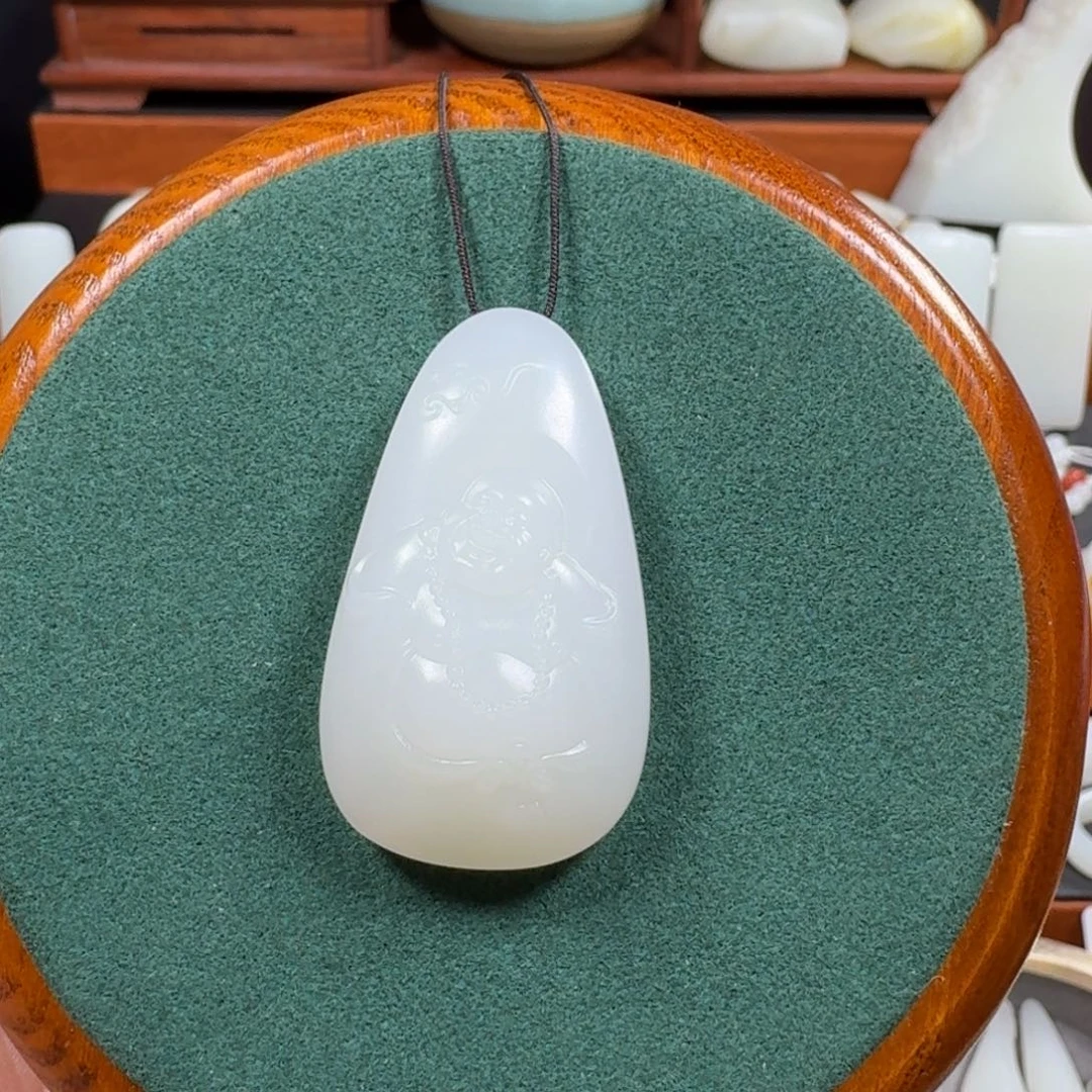 和田玉颈饰未镶嵌辣*辣