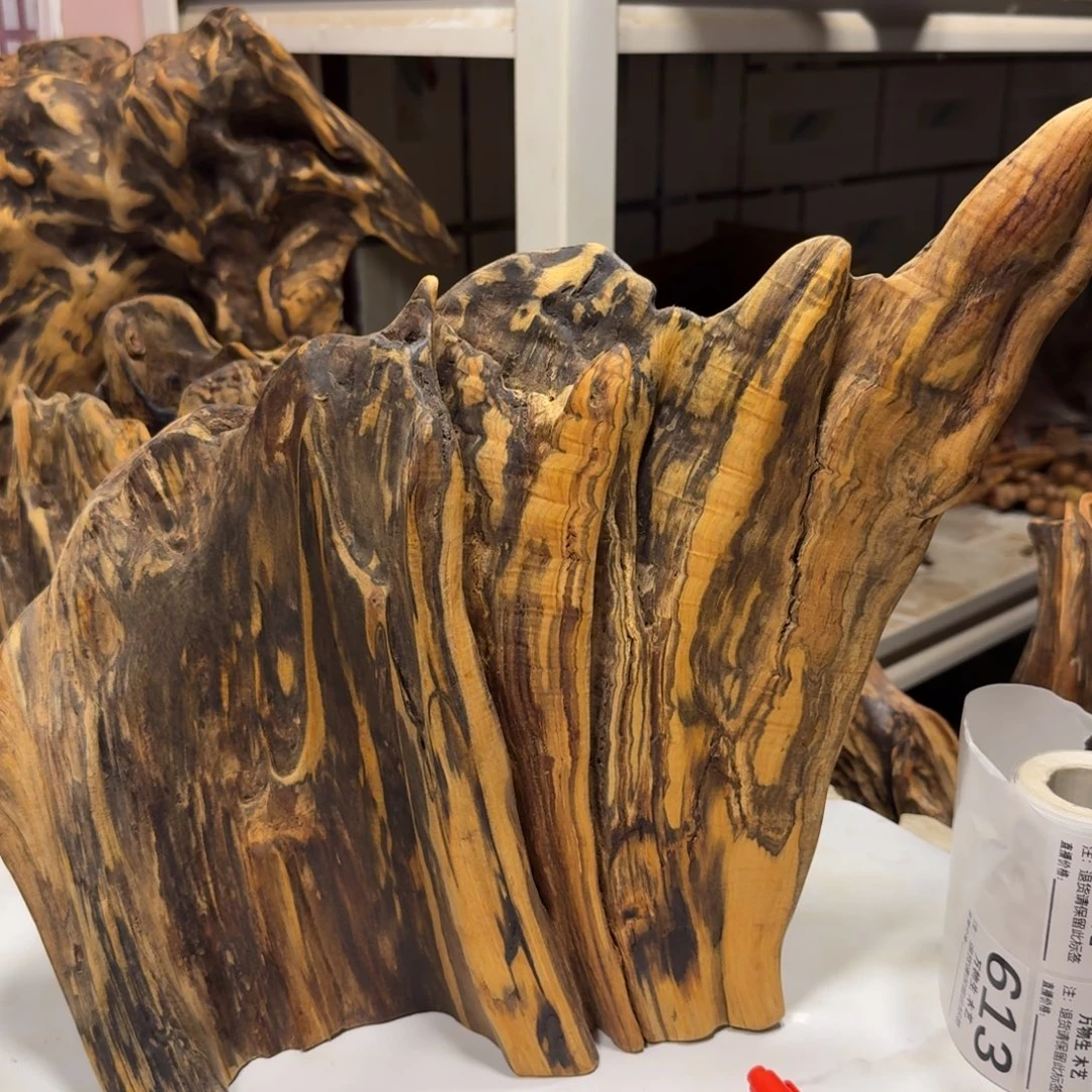 刘***哥木花果香天然随型摆件，土埋老料自然香韵造型独特