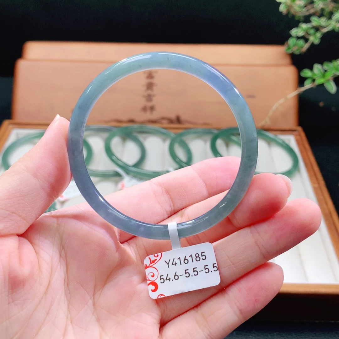 翡翠手镯（圆镯）未镶嵌