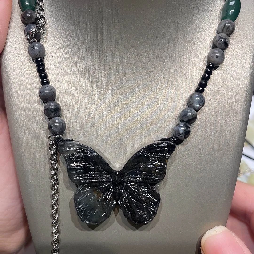 蛇纹石玉合金颈饰