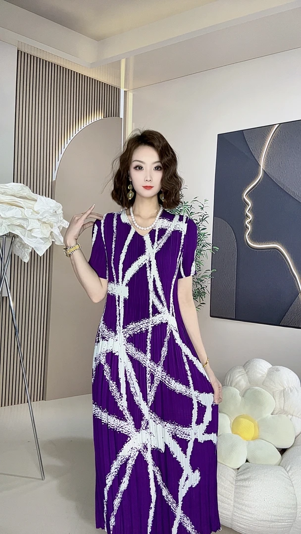 104号夏季新款褶皱连衣裙女时尚气质显瘦中长款遮肚透气裙子