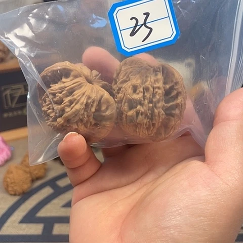 文玩核桃把件狮虎兽45