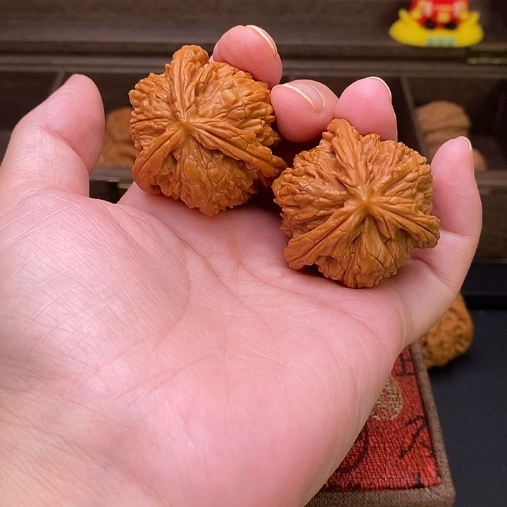 品***味把件文玩核桃白奔