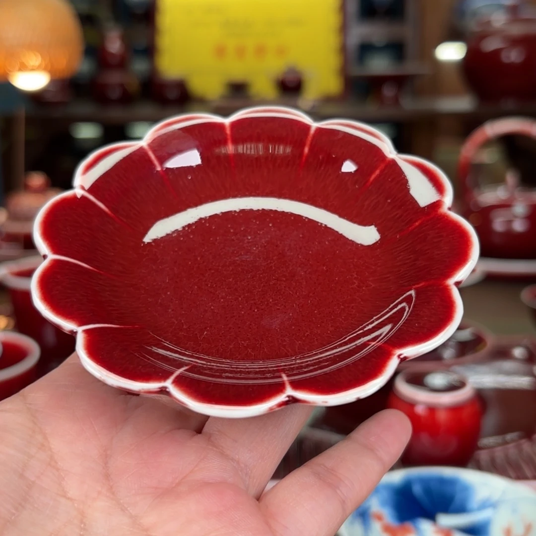 闻轩坊原矿郎红，花瓣蝶
