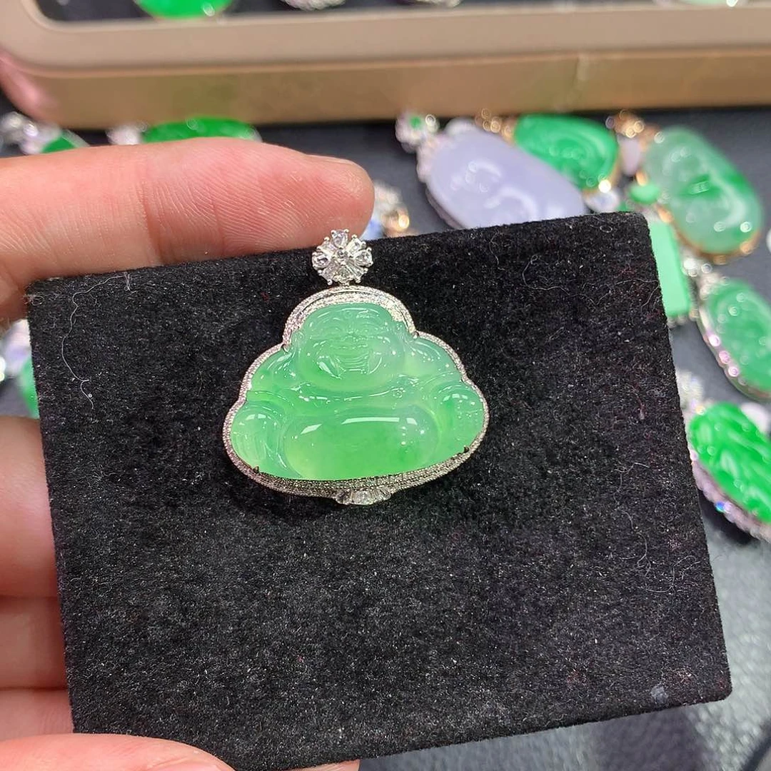 翡翠吊坠(赠链)18K金镶嵌