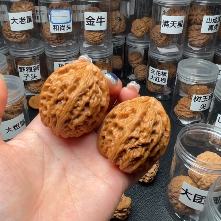 文玩核桃吊坠红锦鲤40
