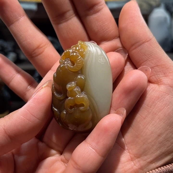 和田玉未镶嵌吊坠(不含链)
