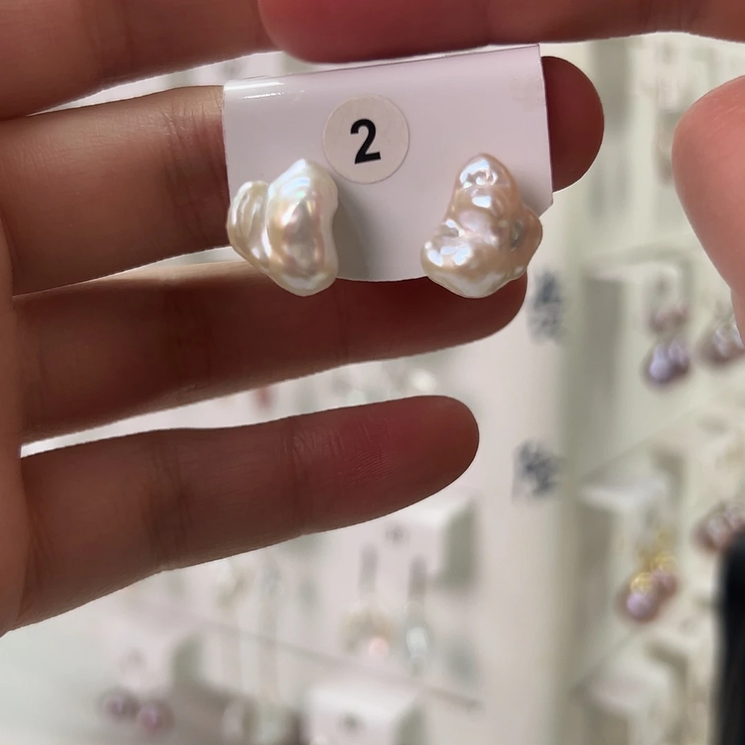 非金属巴洛克花瓣耳饰