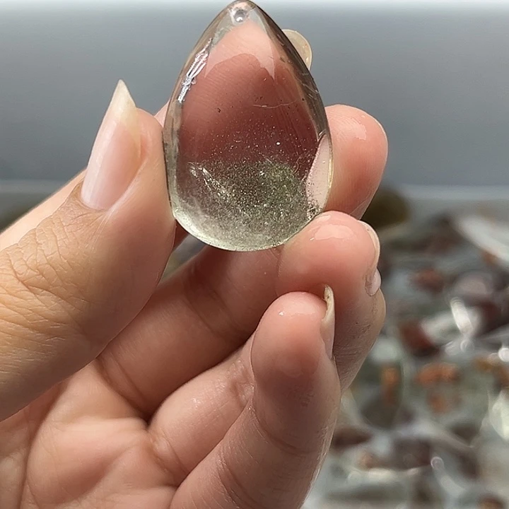 未镶嵌吊坠(赠链)水晶