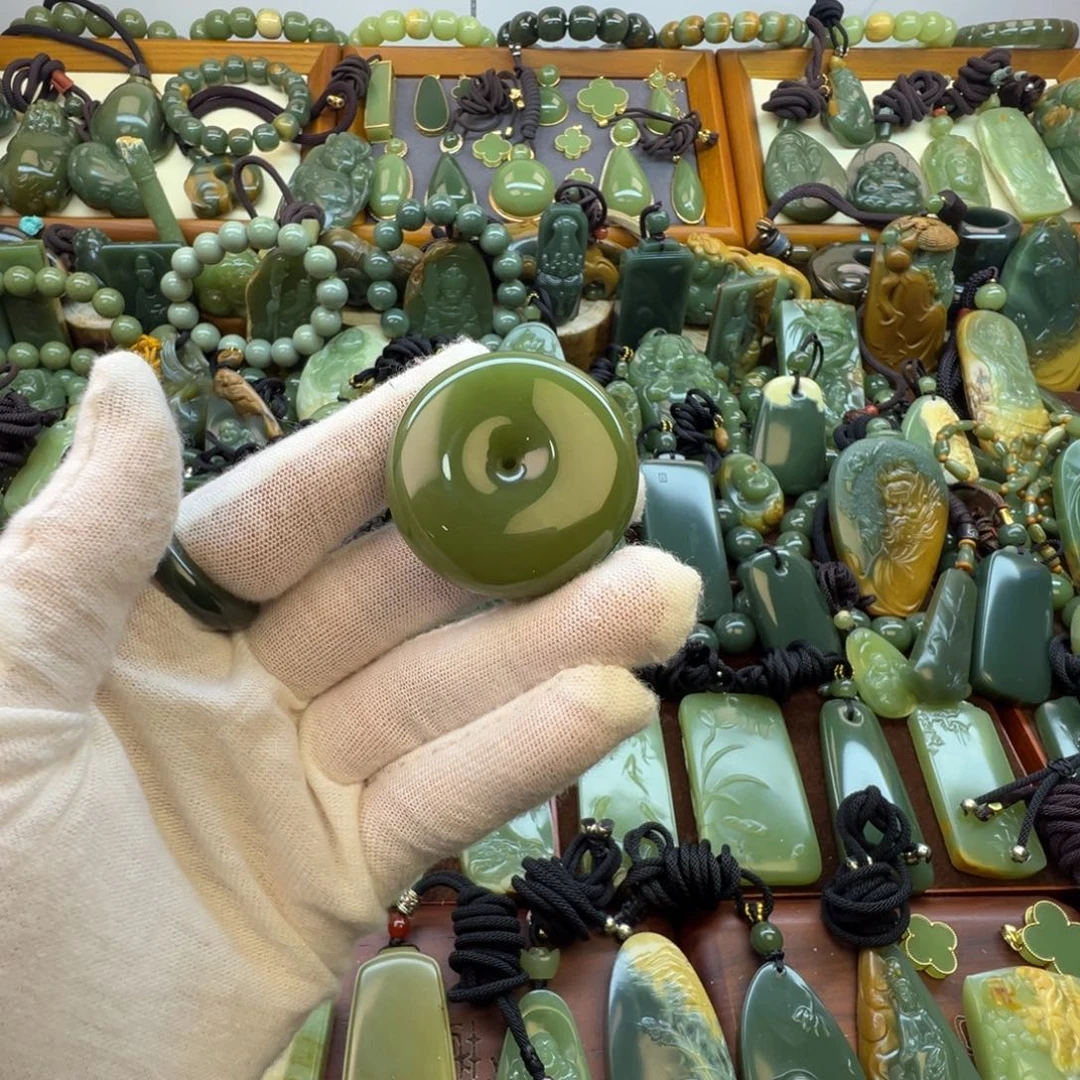 最***梦岫岩老玉（透闪石质玉）未镶嵌颈饰