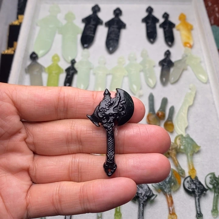 蛇纹石玉颈饰未镶嵌初*