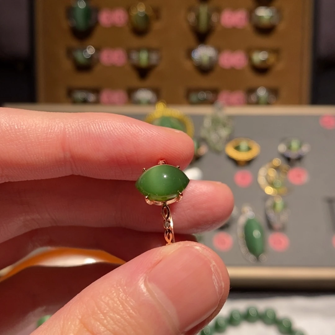 和田玉未镶嵌戒指