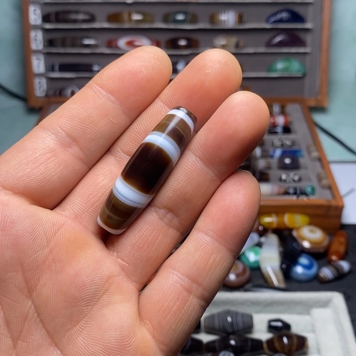 玛瑙/玉髓颈饰未镶嵌虎*山