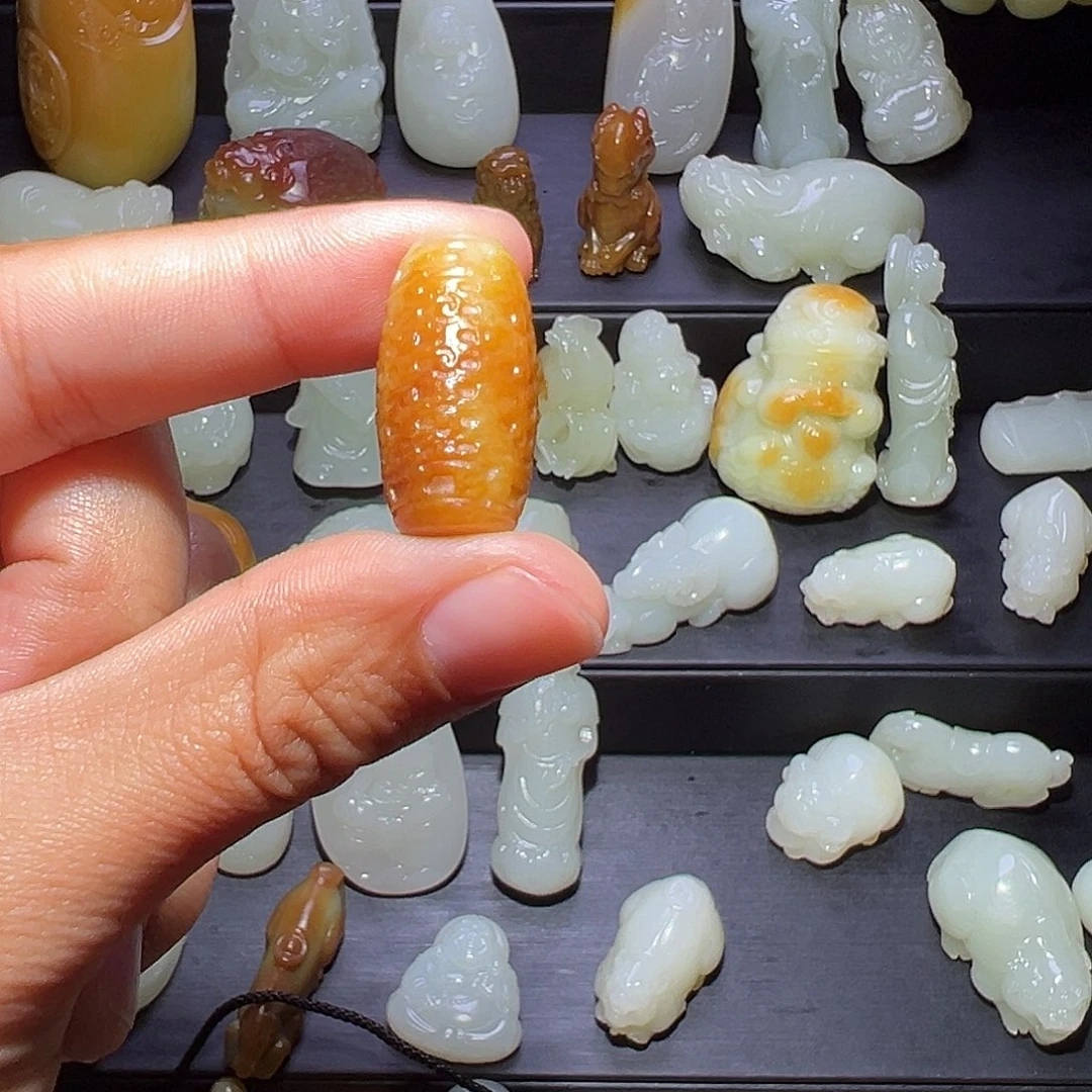 *****和田玉未镶嵌颈饰