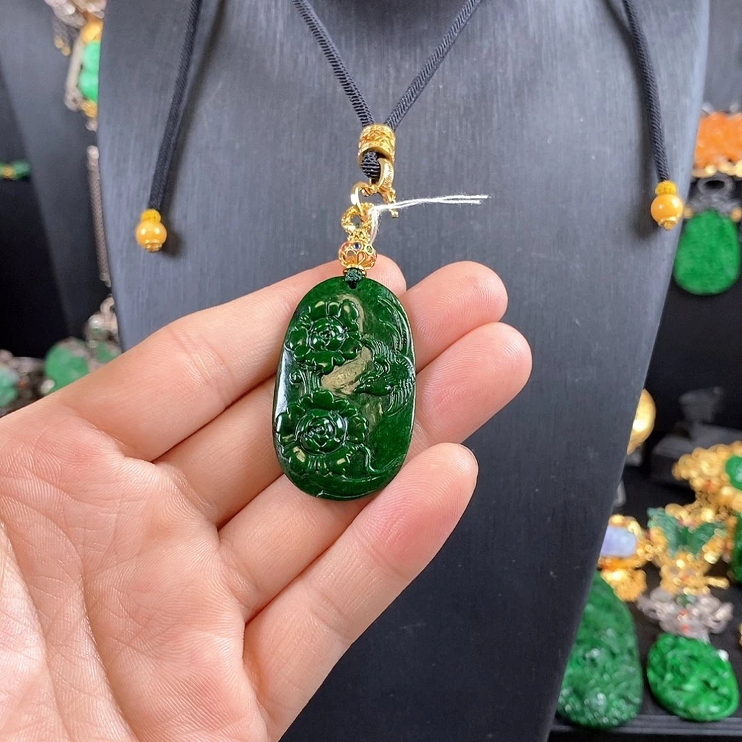 翡翠未镶嵌吊坠(赠链)吊坠