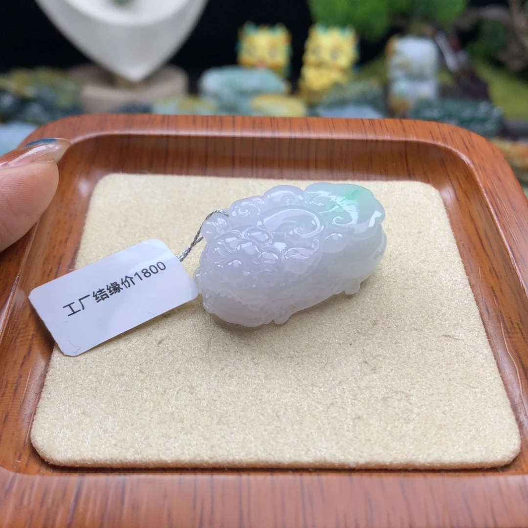 翡翠未镶嵌颈饰50