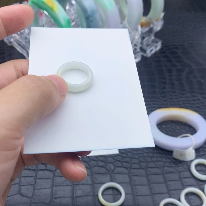 蒋***～翡翠未镶嵌戒指天然翡翠戒圈