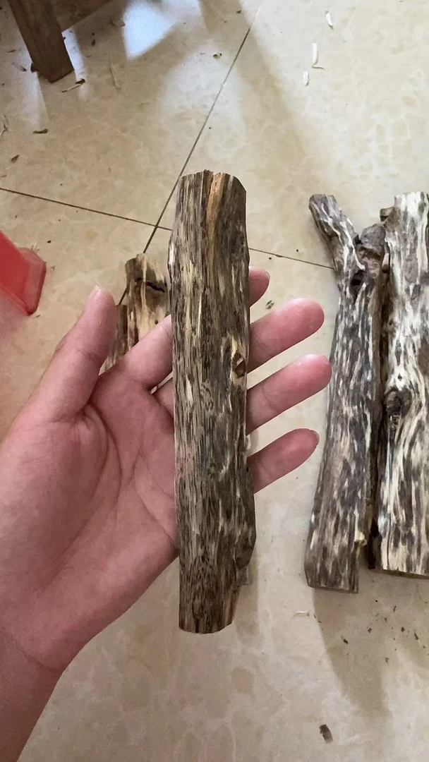 沉香沉香虫漏原材料