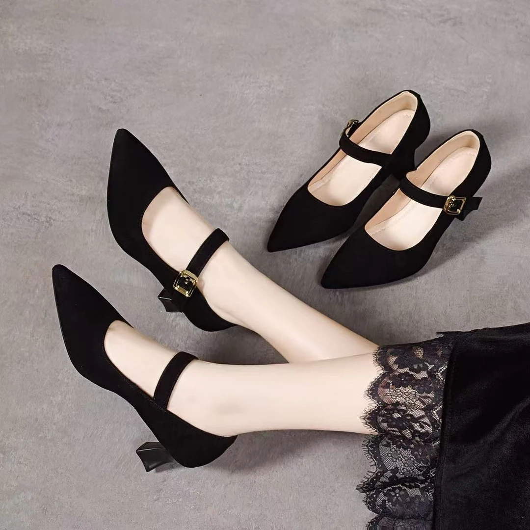 一字扣浅口单鞋女软皮尖头高跟鞋2025新款春季粗跟中跟黑色工作鞋