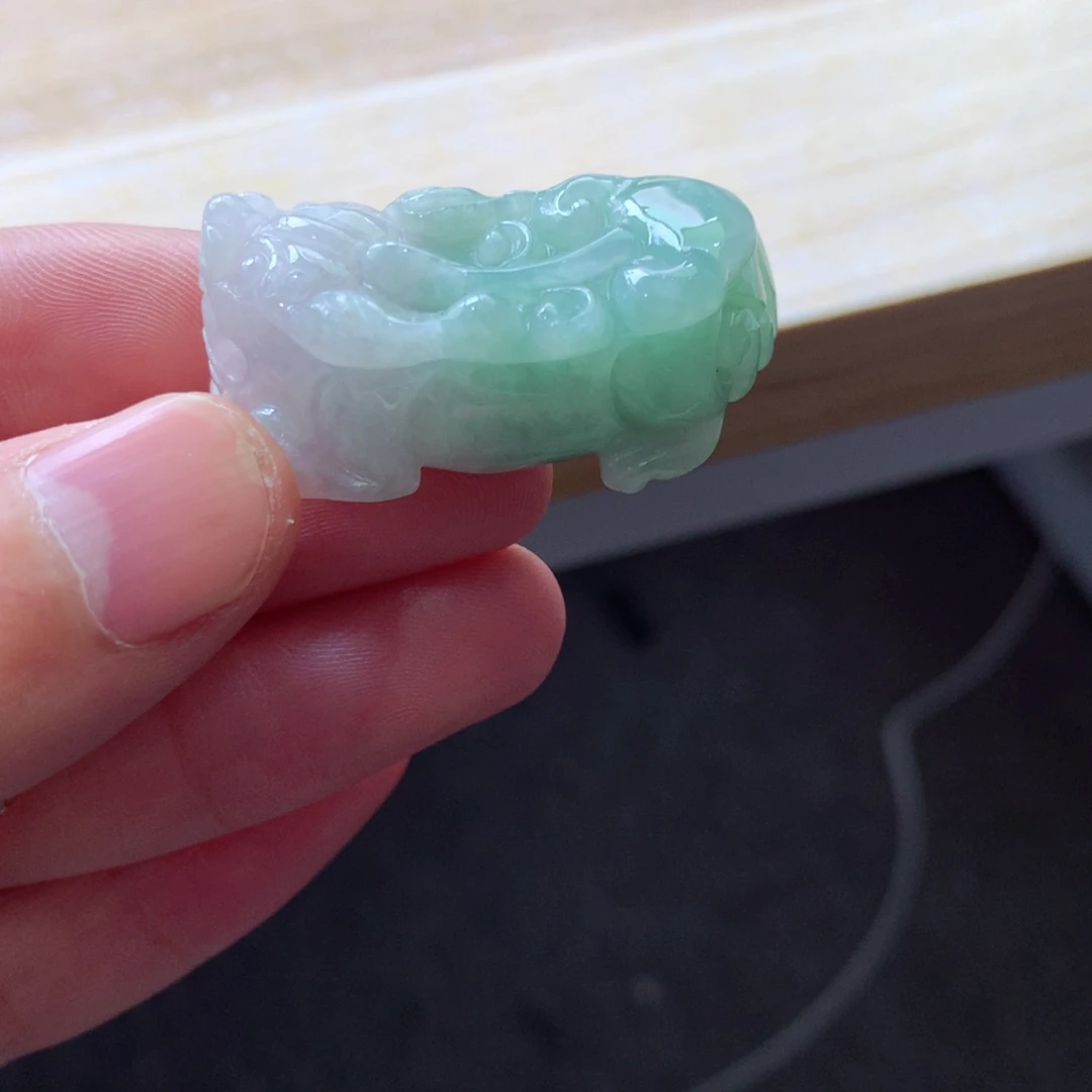 翡翠颈饰未镶嵌吊坠