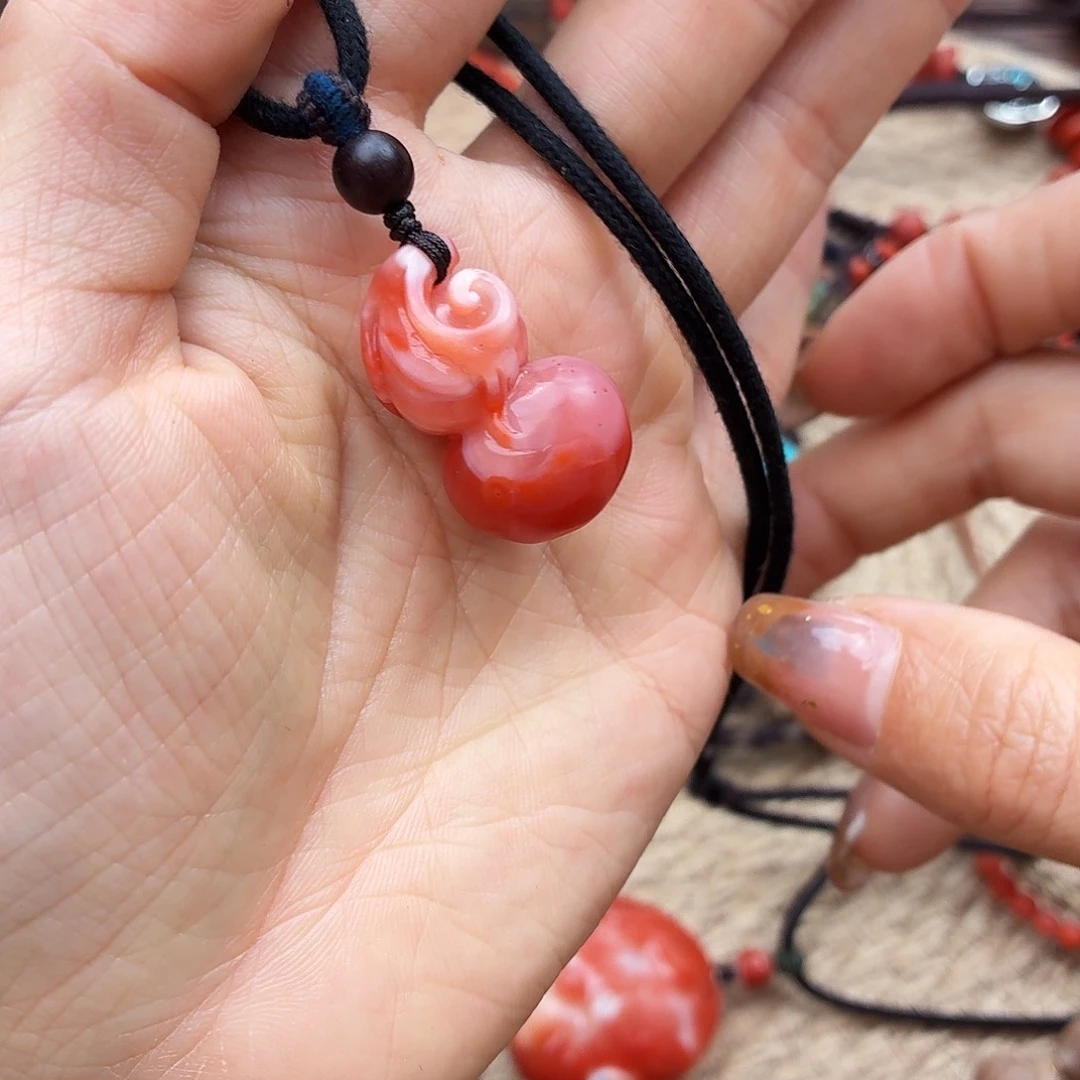 @***沐南红玛瑙未镶嵌颈饰