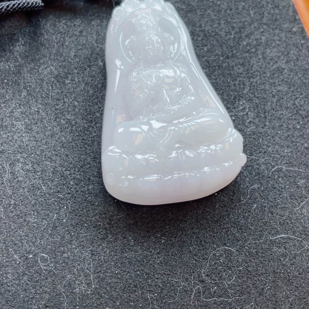 翡翠未镶嵌颈饰观音