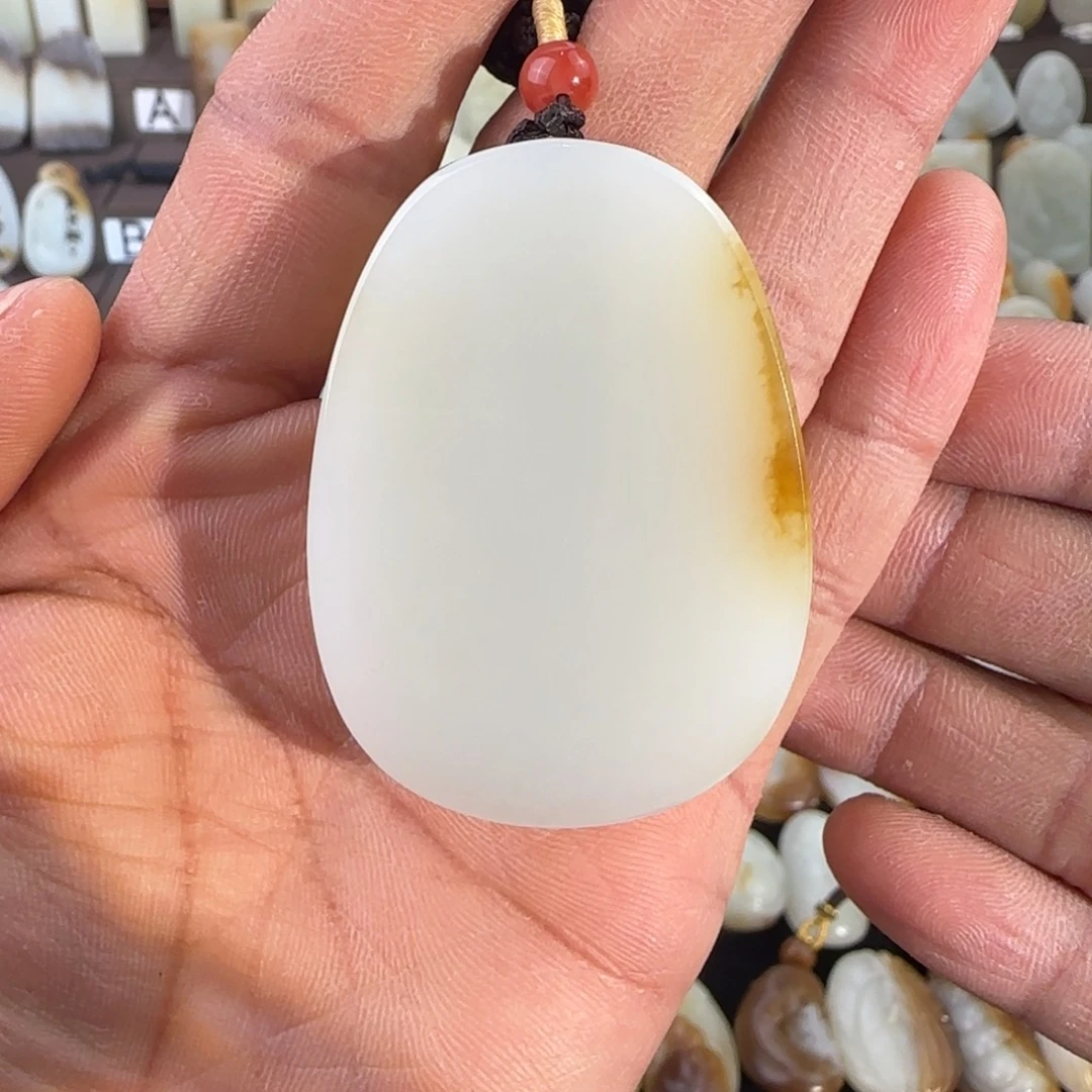 和田玉（糖玉）未镶嵌颈饰