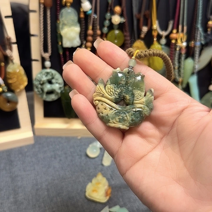 蛇纹石玉合金颈饰