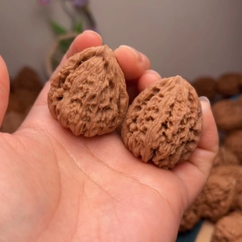 吊坠文玩核桃南疆石异形