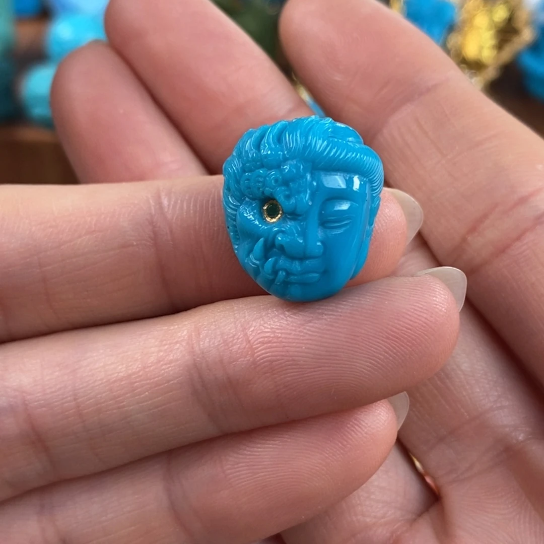 绿松石未镶嵌。一念之间