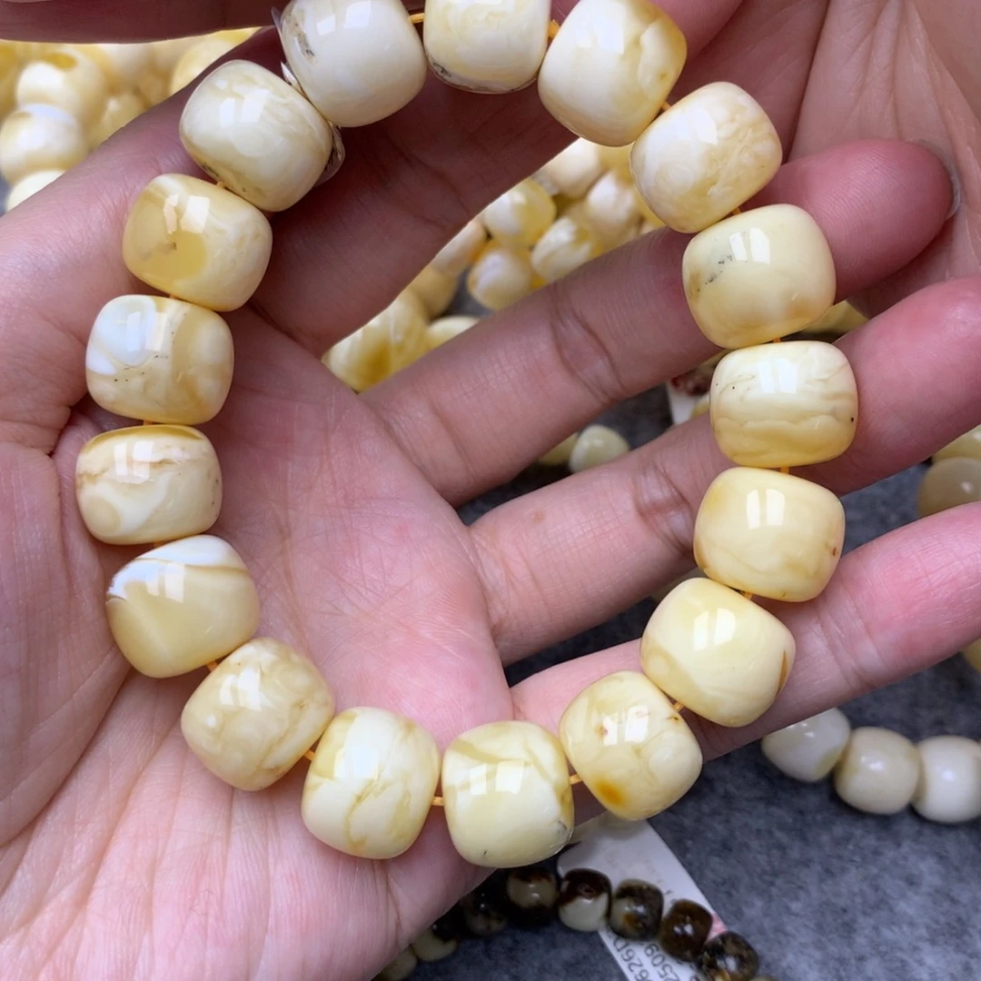 琥珀未镶嵌珠宝奇石15