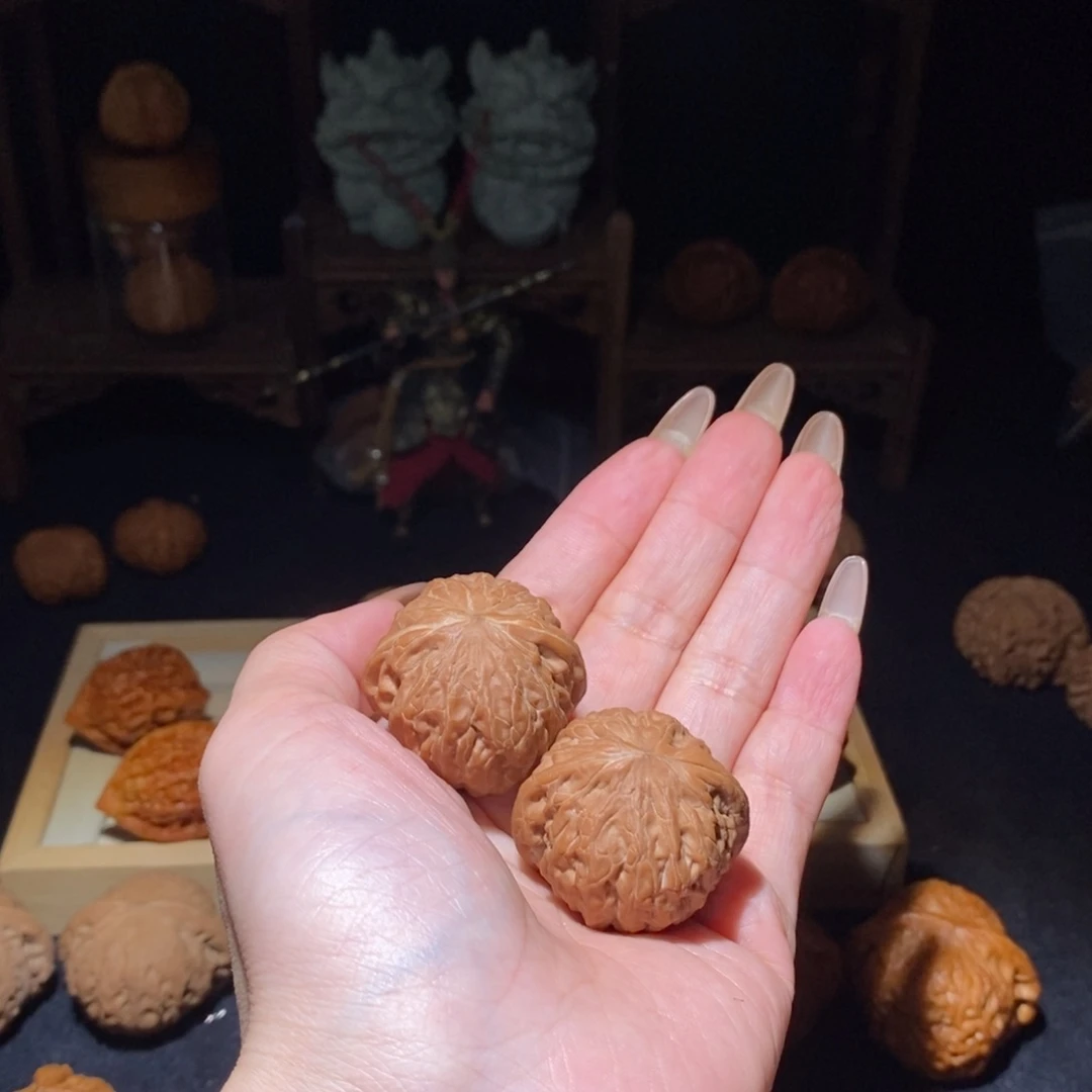 飞***贸吊坠文玩核桃铁锤妹妹35+