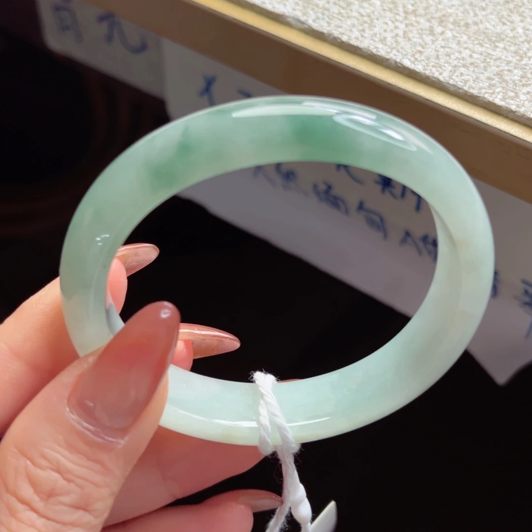 翡翠未镶嵌手镯手镯