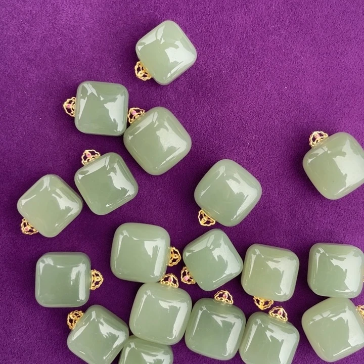 和田玉未镶嵌颈饰多样性发货，发其一