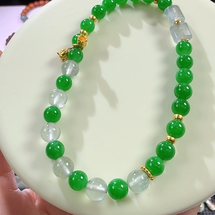 维***木翡翠足金镶嵌颈饰白冰➕阳绿圆珠