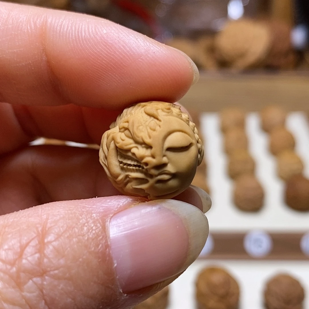 核桃把件佛魔一念17左右猴头核桃有正常封口线