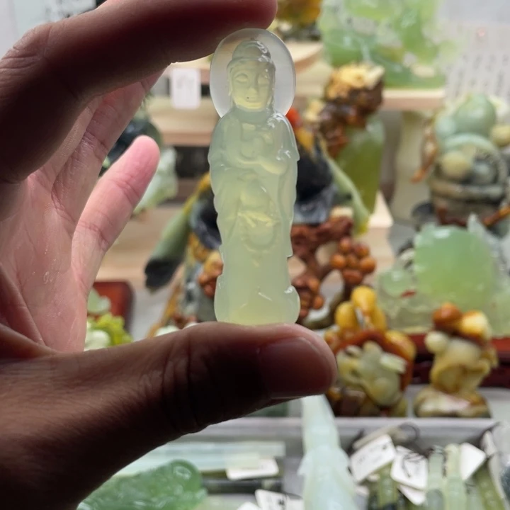 蛇纹石玉未镶嵌四大名玉挂件