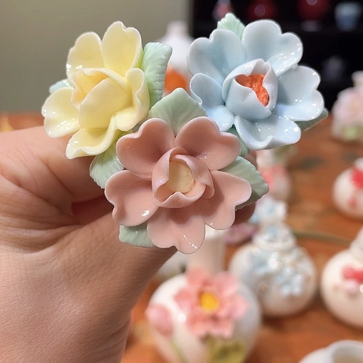 手工陶瓷精致摆件