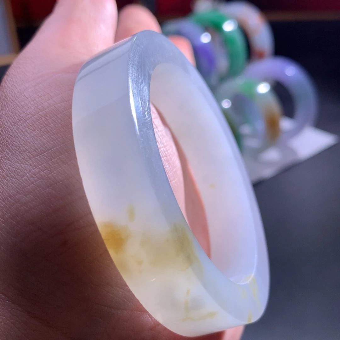 定制翡翠未镶嵌翡翠手镯