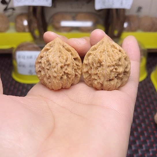 文玩核桃吊坠野生