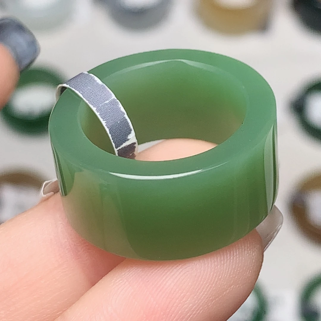 未镶嵌戒指和田玉