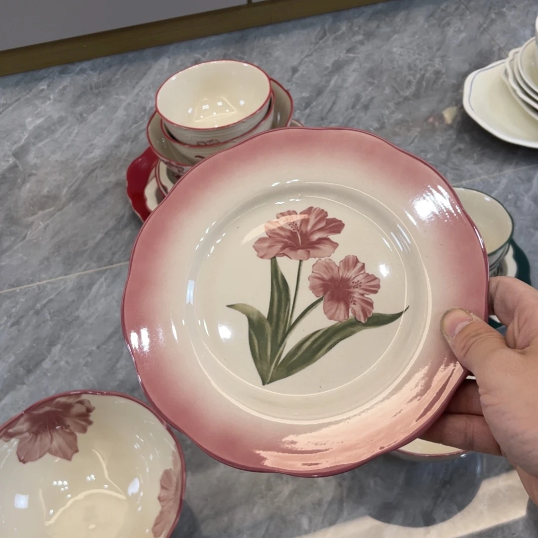 陶瓷微瑕餐具介意勿拍，满18飞！