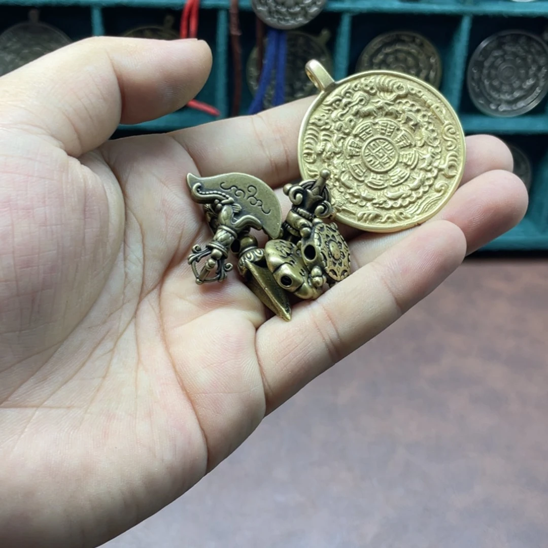 ．****℡黄铜昌都标熊九宫八卦牌腰挂设计
