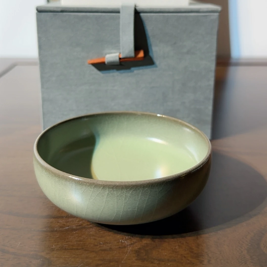 周昌华黑胎哥窑普洱杯 高：3.5cm 口径：9.3cm 容量：约80cc