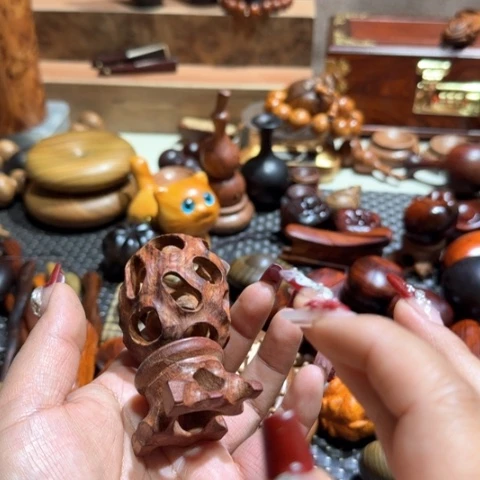 维腊木(绿檀)海*